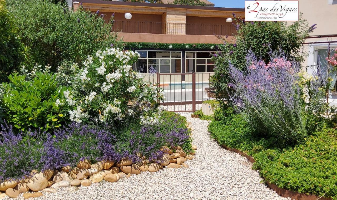 A 2 pas des vignes, hébergements et SPA à Châteauneuf du Pape, maison numéro 6 Châteauneuf-du-Pape Exterior foto